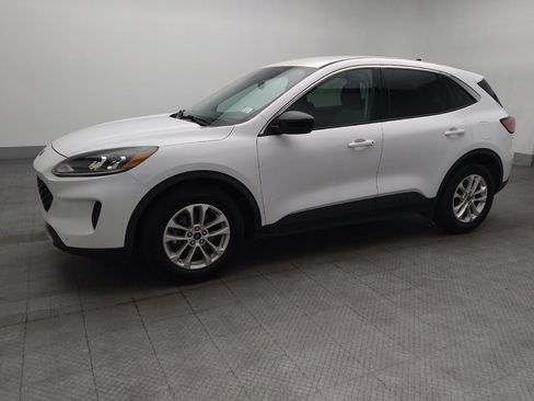Used 2020 Ford Escape SE image 2