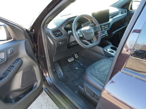 Used 2023 Ford Escape ST-Line Elite w/ Premium Technology Package image 15