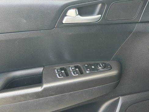 Used 2022 Kia Sportage LX AWD/4WD image 25