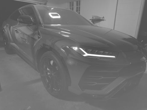 Used 2021 Lamborghini Urus image 16