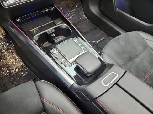 Used 2022 Mercedes-Benz GLB 250 image 13