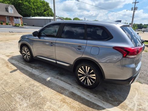 Used 2019 Mitsubishi Outlander SEL FWD image 3