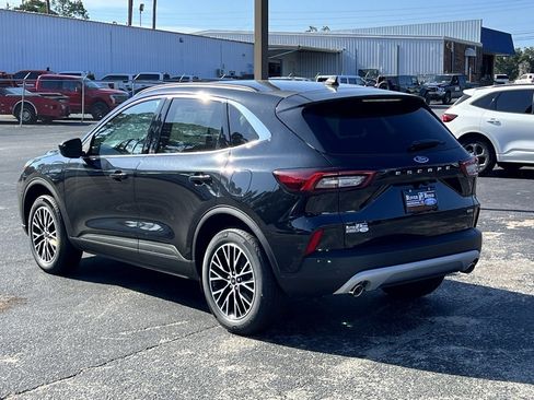 New 2025 Ford Escape SE image 3