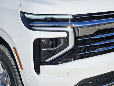 New 2026 Chevrolet Suburban LT w/ Comfort Package image 9