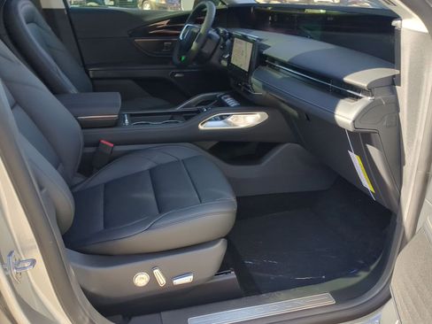 New 2026 Lincoln Nautilus Premier w/ Equipment Group 102A image 24