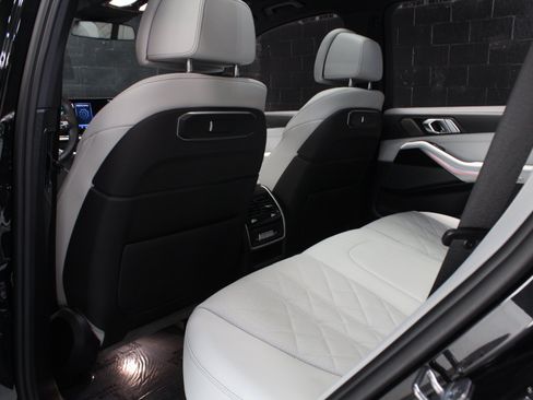 Used 2024 BMW X5 sDrive40i w/ Premium Package RWD image 37