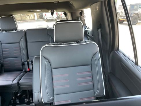 New 2025 GMC Yukon AT4 Ultimate image 36