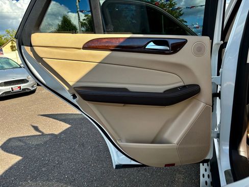 Used 2016 Mercedes-Benz GLE 350 4MATIC image 12