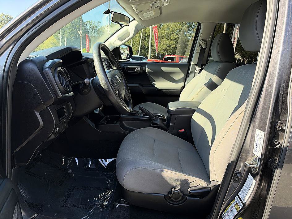 Used 2017 Toyota Tacoma 2WD Double Cab image 13