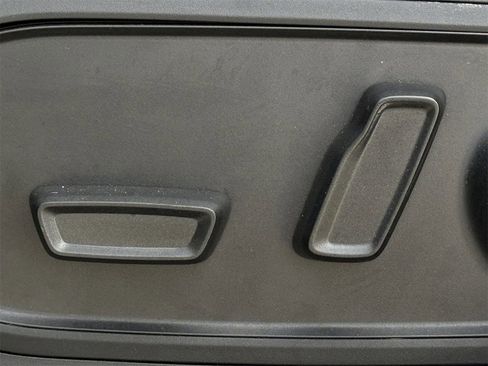 Used 2022 Jeep Grand Cherokee L Laredo image 21