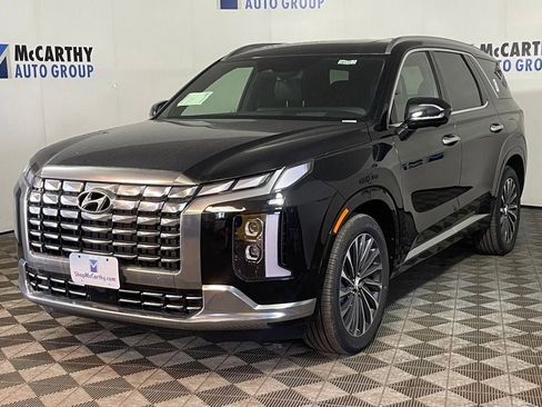 Used 2024 Hyundai Palisade Calligraphy FWD image 2