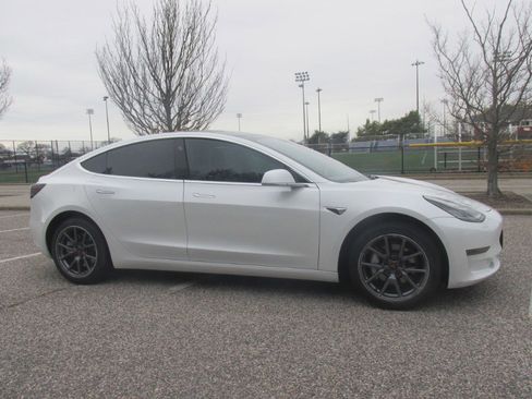Used 2020 Tesla Model 3 image 16