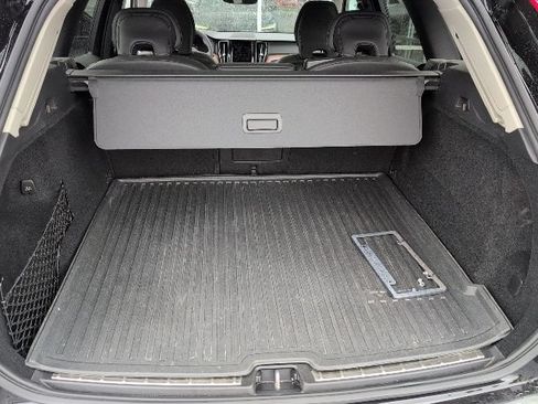 Used 2023 Volvo XC60 B6 Ultimate w/ Protection Package Premier AWD/4WD image 17