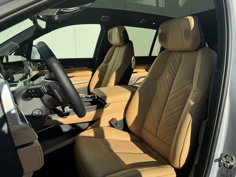 New 2025 Cadillac Escalade IQ Sport 2 w/ LPO, ONYX Package image 10