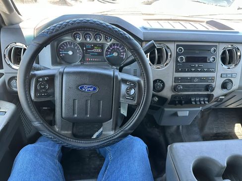 Used 2015 Ford F250 XLT w/ XLT Premium Package AWD/4WD image 13