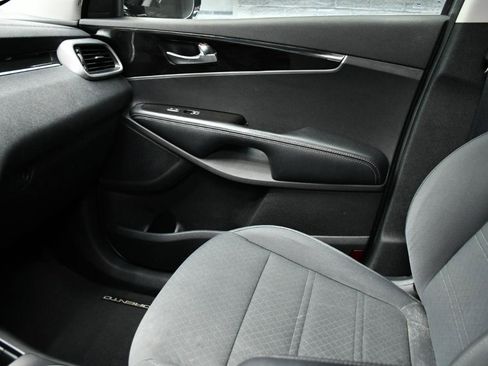 Used 2019 Kia Sorento LX FWD image 28