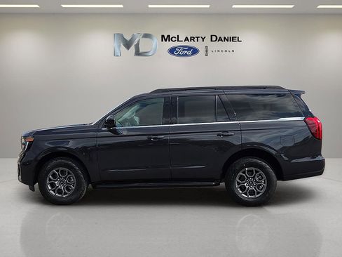 New 2025 Ford Expedition Active image 3