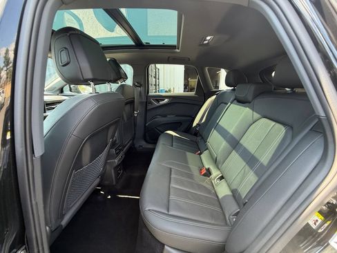 Used 2023 Audi Q4 e-tron Premium Plus w/ Premium Plus AWD/4WD image 18