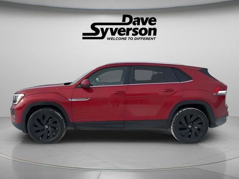 Used 2024 Volkswagen Atlas Cross Sport SE image 2