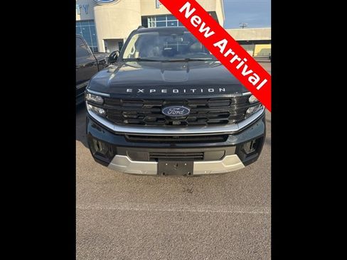 Used 2025 Ford Expedition Platinum image 1
