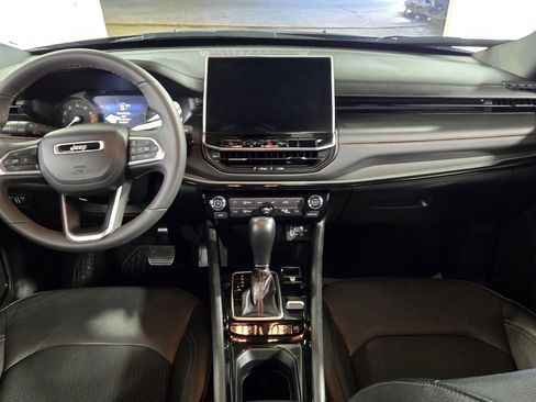 Used 2024 Jeep Compass Trailhawk image 25