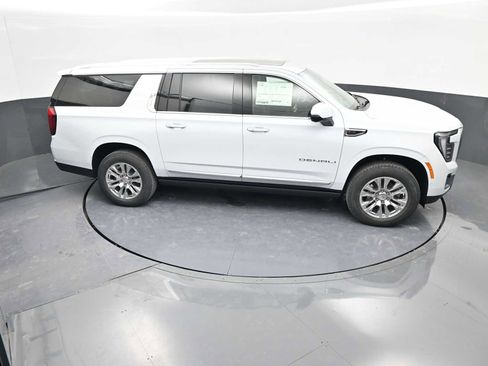 New 2026 GMC Yukon XL Denali w/ Sun & Power Step Package image 27