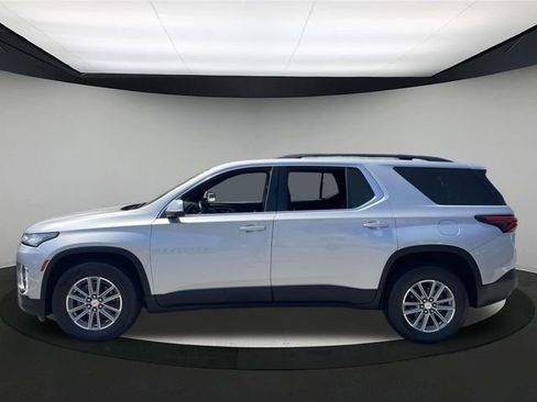 Used 2022 Chevrolet Traverse LT image 13