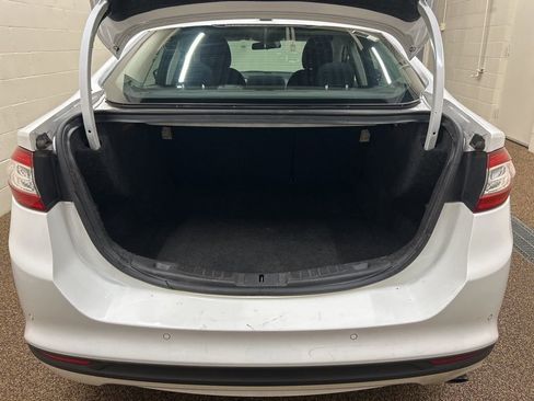 Used 2016 Ford Fusion SE image 11