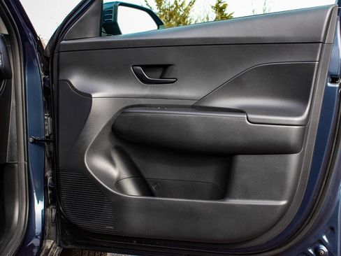 Used 2025 Hyundai Kona SEL image 13