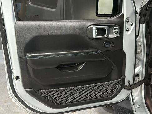 Used 2024 Jeep Wrangler High Altitude AWD/4WD image 9