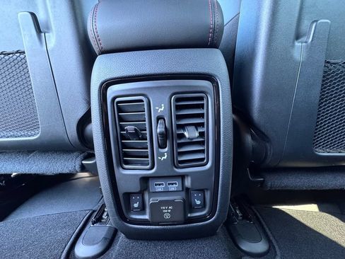 Used 2025 Dodge Durango GT AWD/4WD image 20