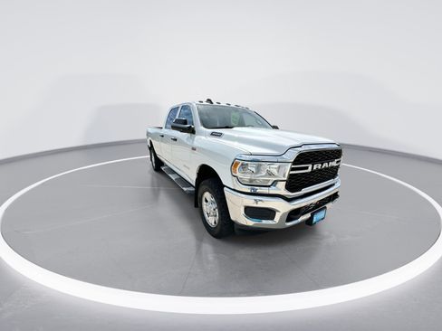 Used 2022 RAM 3500 Tradesman w/ Chrome Appearance Group AWD/4WD image 2