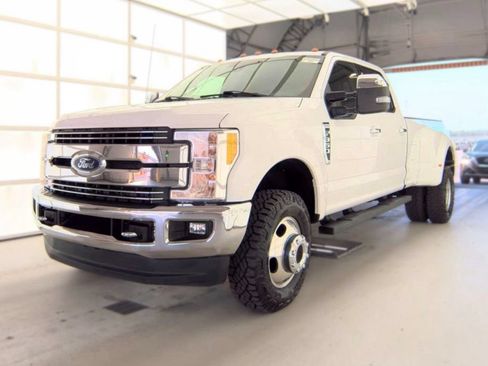 Used 2017 Ford F350 Lariat w/ Lariat Ultimate Package AWD/4WD image 2
