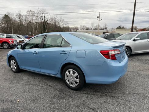 Used 2012 Toyota Camry LE image 5