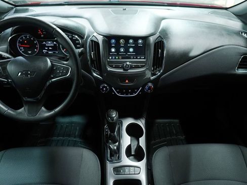 Used 2019 Chevrolet Cruze LT w/ Convenience Package FWD image 15