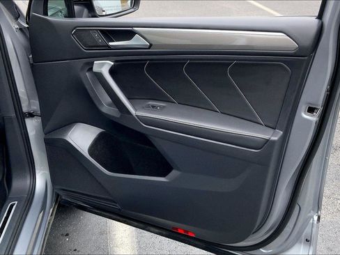 Used 2024 Volkswagen Tiguan SE R-Line w/ MDO Package, Two-Row image 23