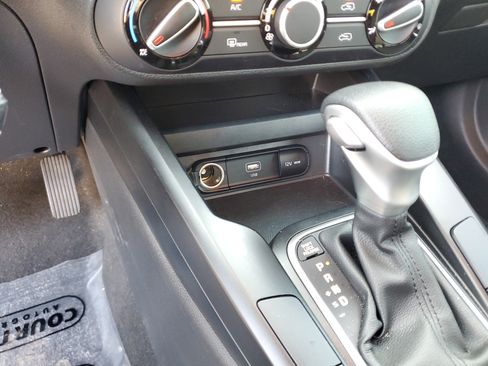 Certified 2025 Kia Soul LX w/ LX Technology Package image 19