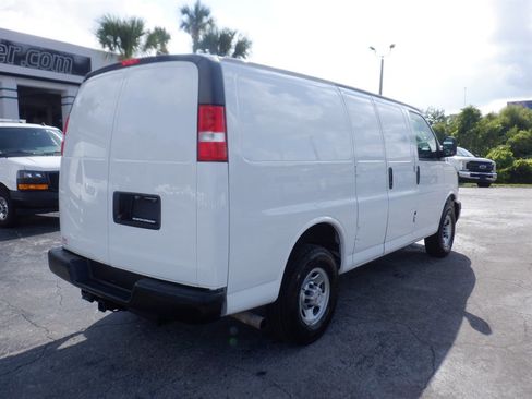 Used 2021 Chevrolet Express 2500 image 7