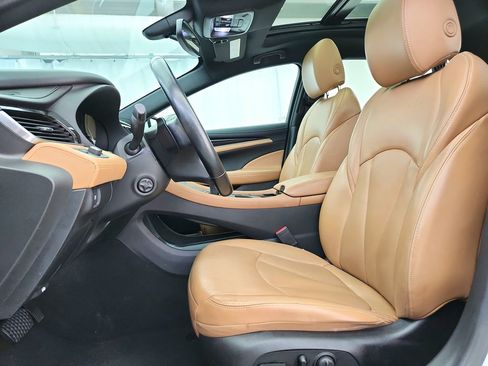 Used 2017 Buick LaCrosse Essence w/ Sun and Shade Package FWD image 10