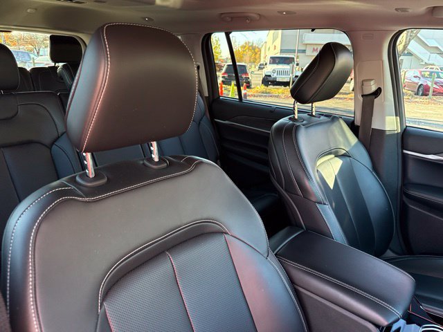Used 2023 Jeep Grand Cherokee L Limited w/ Luxury Tech Group II AWD/4WD image 24