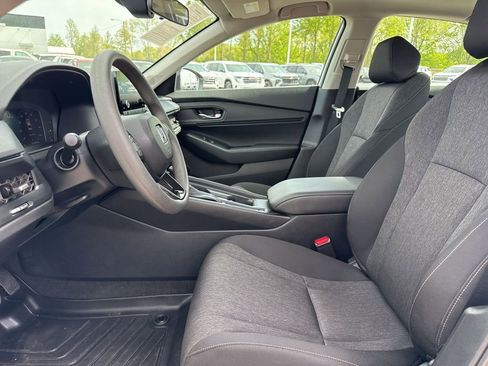 Used 2025 Honda Accord SE image 9