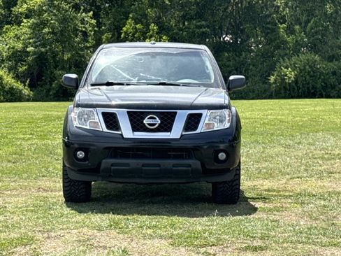 Used 2014 Nissan Frontier Desert Runner RWD image 2