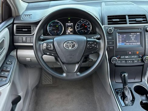 Used 2017 Toyota Camry LE FWD image 27