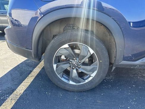 Used 2025 Nissan Rogue SV image 9