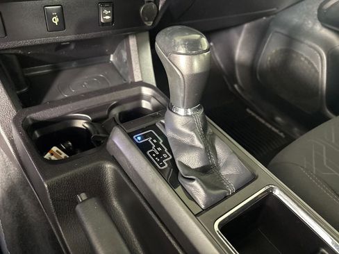 Used 2016 Toyota Tacoma TRD Sport image 20