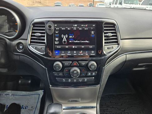 Used 2021 Jeep Grand Cherokee Limited image 21