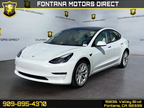 Used 2023 Tesla Model 3 Standard Range image 1