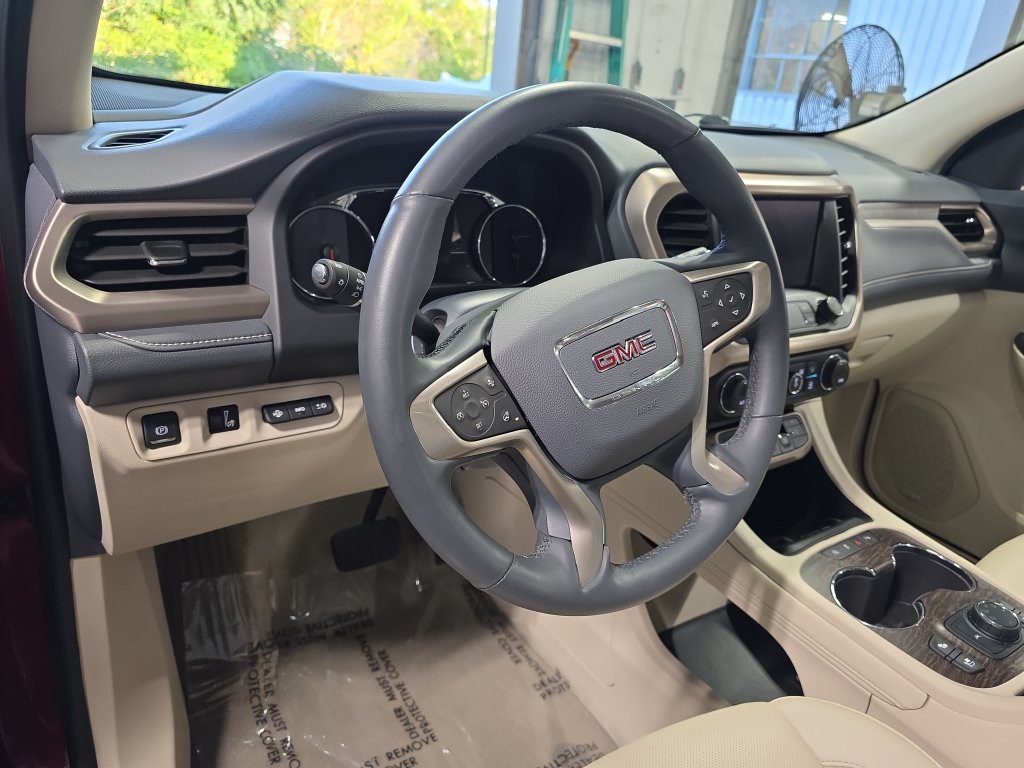 Used 2023 GMC Acadia Denali w/ Denali Ultimate Package AWD/4WD image 19