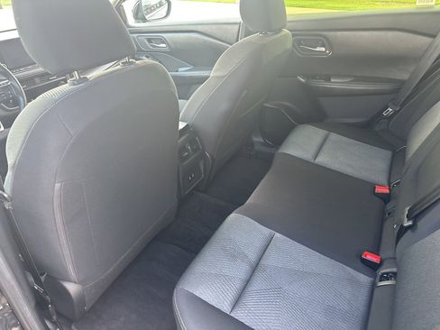 Used 2024 Nissan Rogue SV image 12