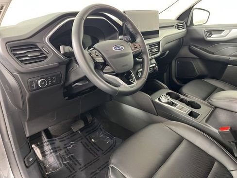 Used 2025 Ford Escape Platinum image 2